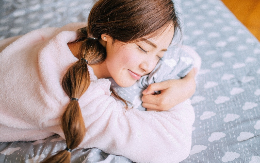 女子性感风情写真 爆满上围令人心醉