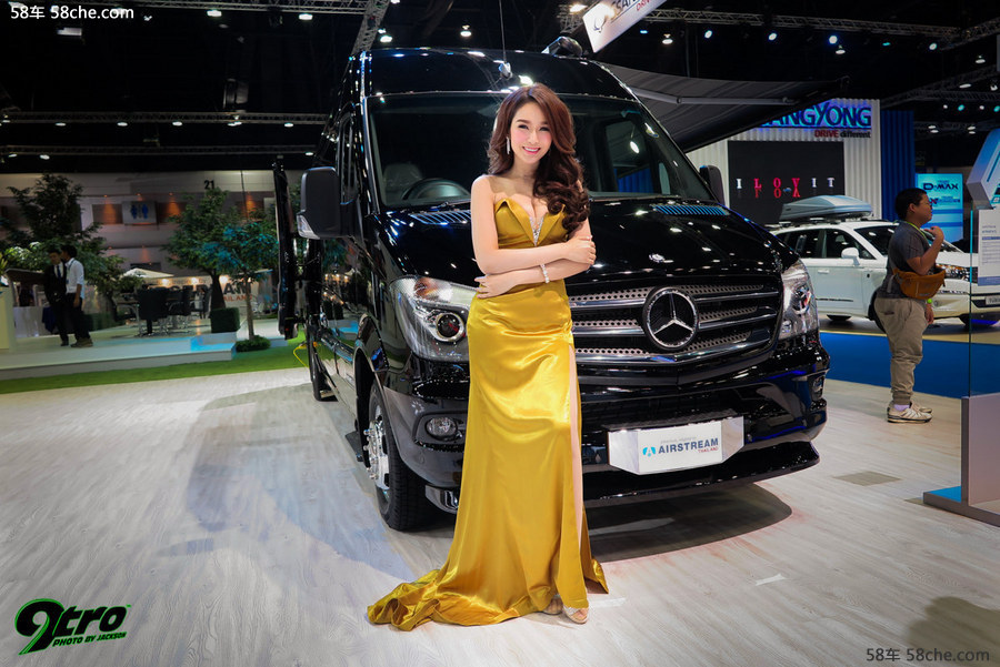 车展上争奇斗艳的性感美女身材波涛汹涌火辣性感美女私拍