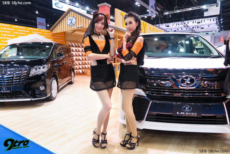 车展上争奇斗艳的性感美女身材波涛汹涌火辣性感美女私拍