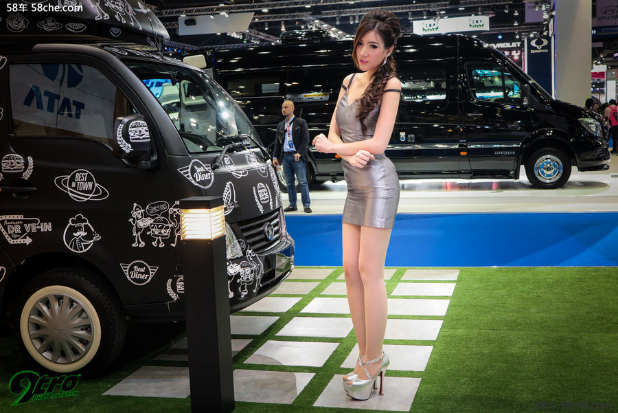 车展上争奇斗艳的性感美女身材波涛汹涌火辣性感美女私拍