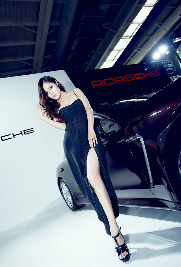保时捷极品气质车模图集  白皙长腿性感