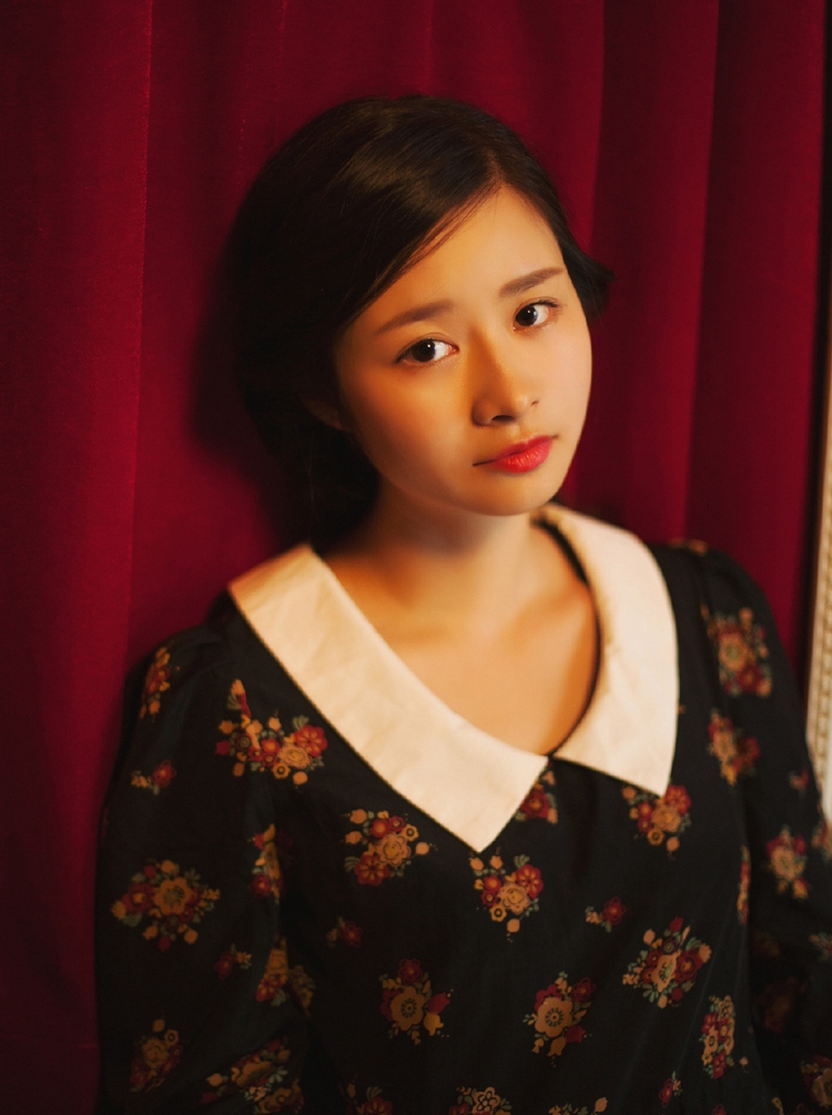 名媛气质美女优雅精致面容清纯萝莉私拍图片