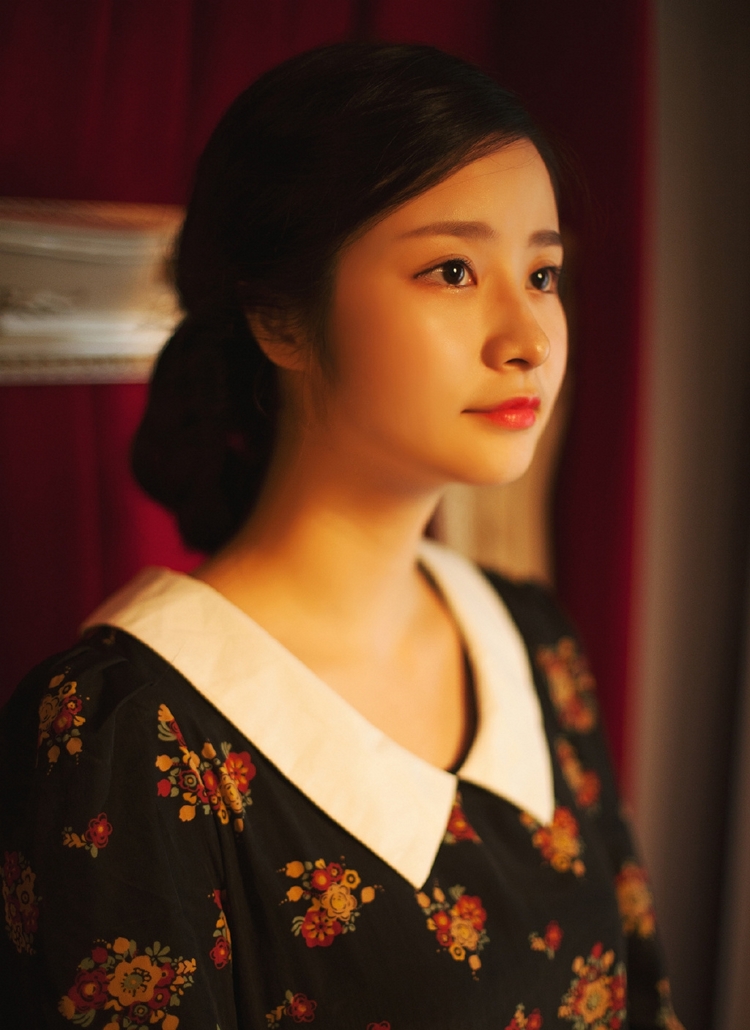 名媛气质美女优雅精致面容清纯萝莉私拍图片