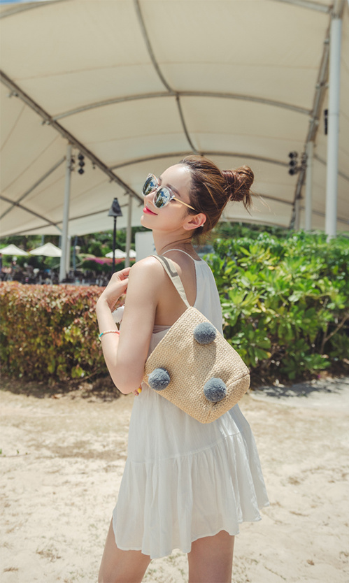 办公司的诱与惑大波美女迷人乳沟制服下的诱惑写真