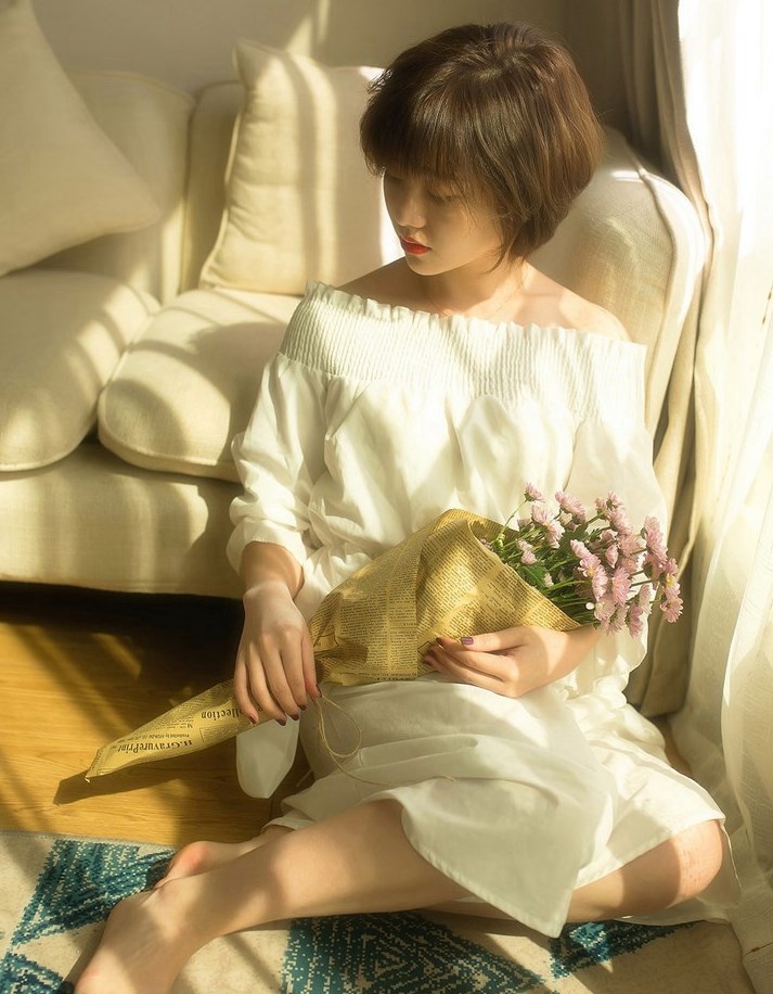 黑丝翘臀美女半裸超级巨乳高跟美腿制服诱惑写真