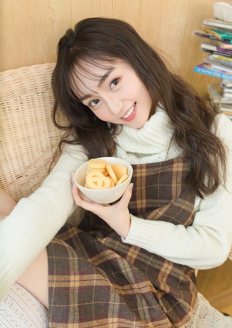 黑丝妩媚美女超短秀美腿