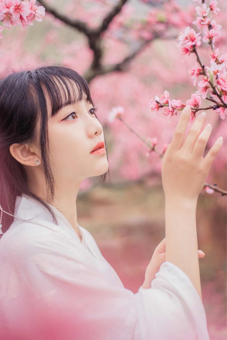 吹箫古装美女唯美朦胧梦幻写真图片