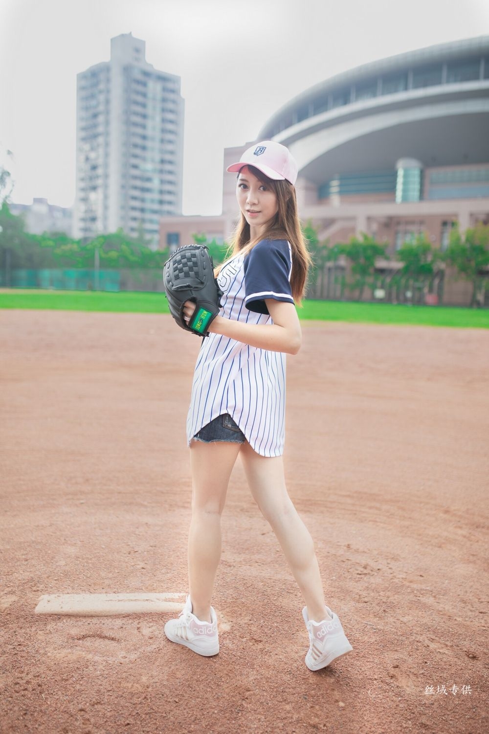 靓丽台湾妹化身足球宝贝青春活力性感美女图片