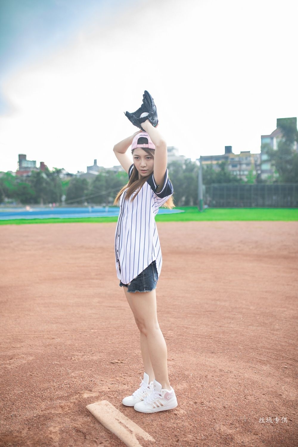 靓丽台湾妹化身足球宝贝青春活力性感美女图片