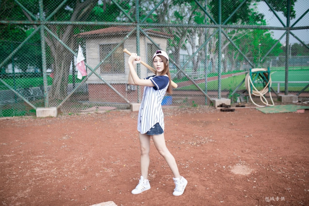 靓丽台湾妹化身足球宝贝青春活力性感美女图片