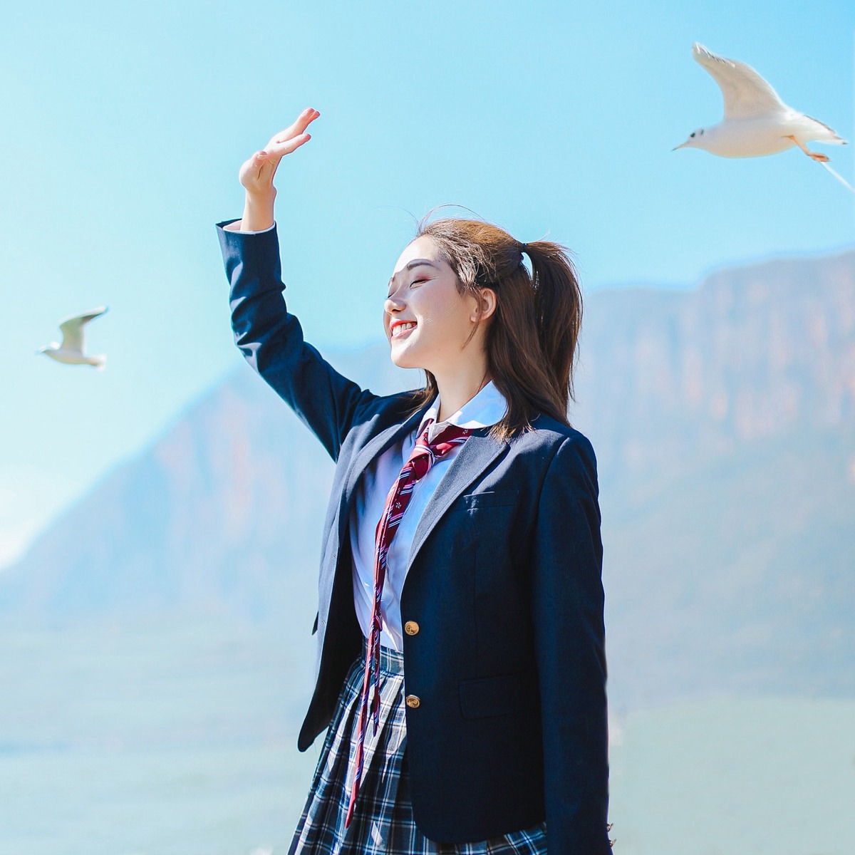 街拍头条女神翘臀丰乳大长腿极品绝色诱惑美女私拍