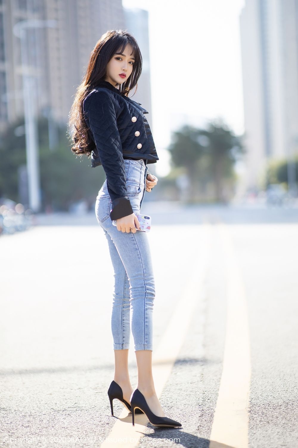 街拍头条女神翘臀丰乳大长腿极品绝色诱惑美女私拍