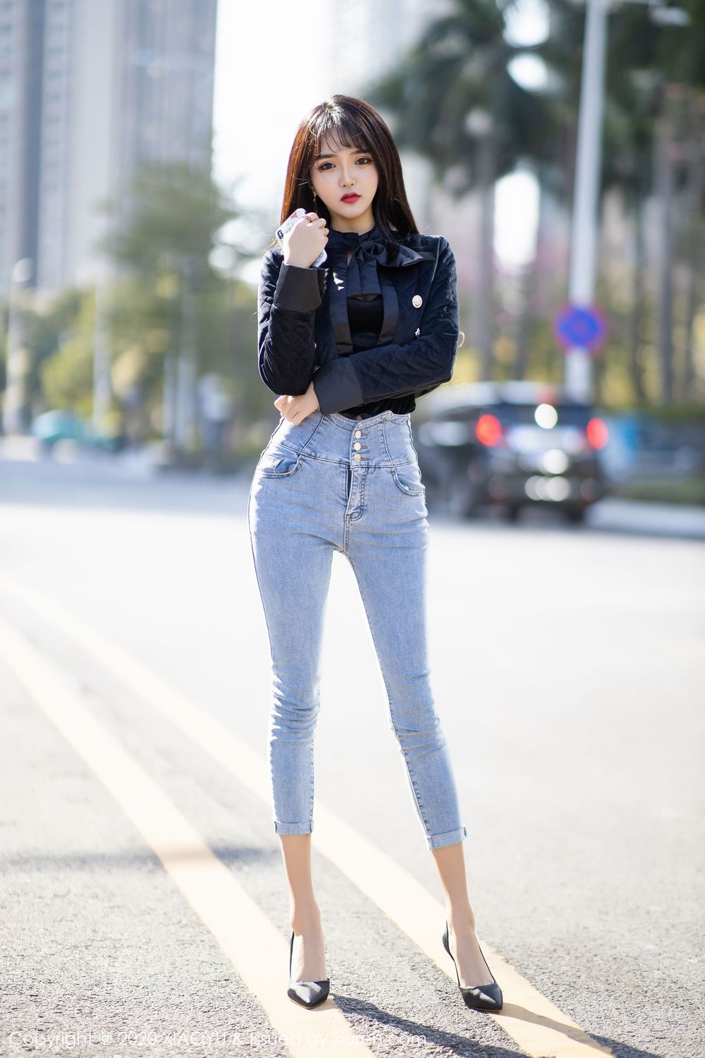 街拍头条女神翘臀丰乳大长腿极品绝色诱惑美女私拍