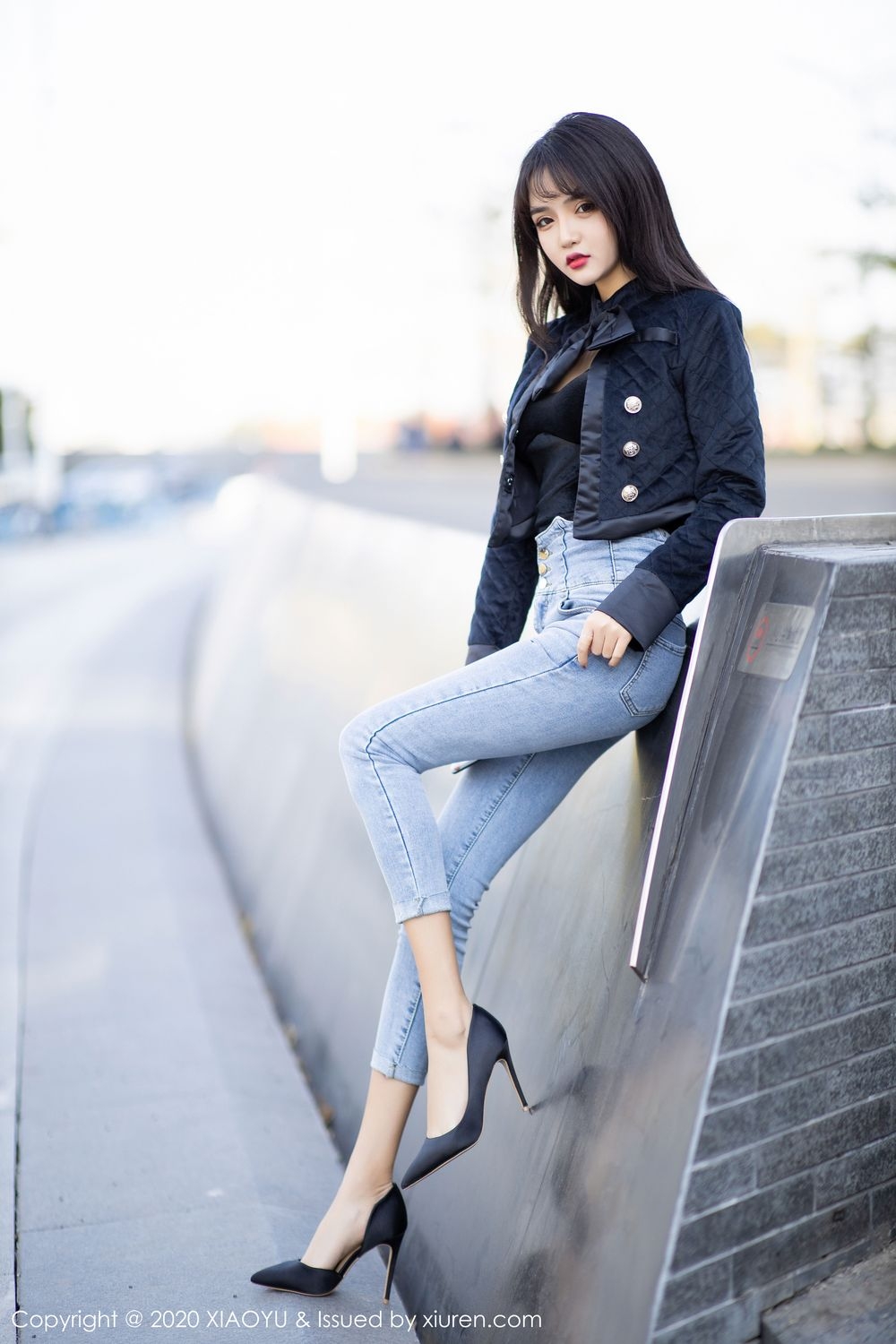 街拍头条女神翘臀丰乳大长腿极品绝色诱惑美女私拍