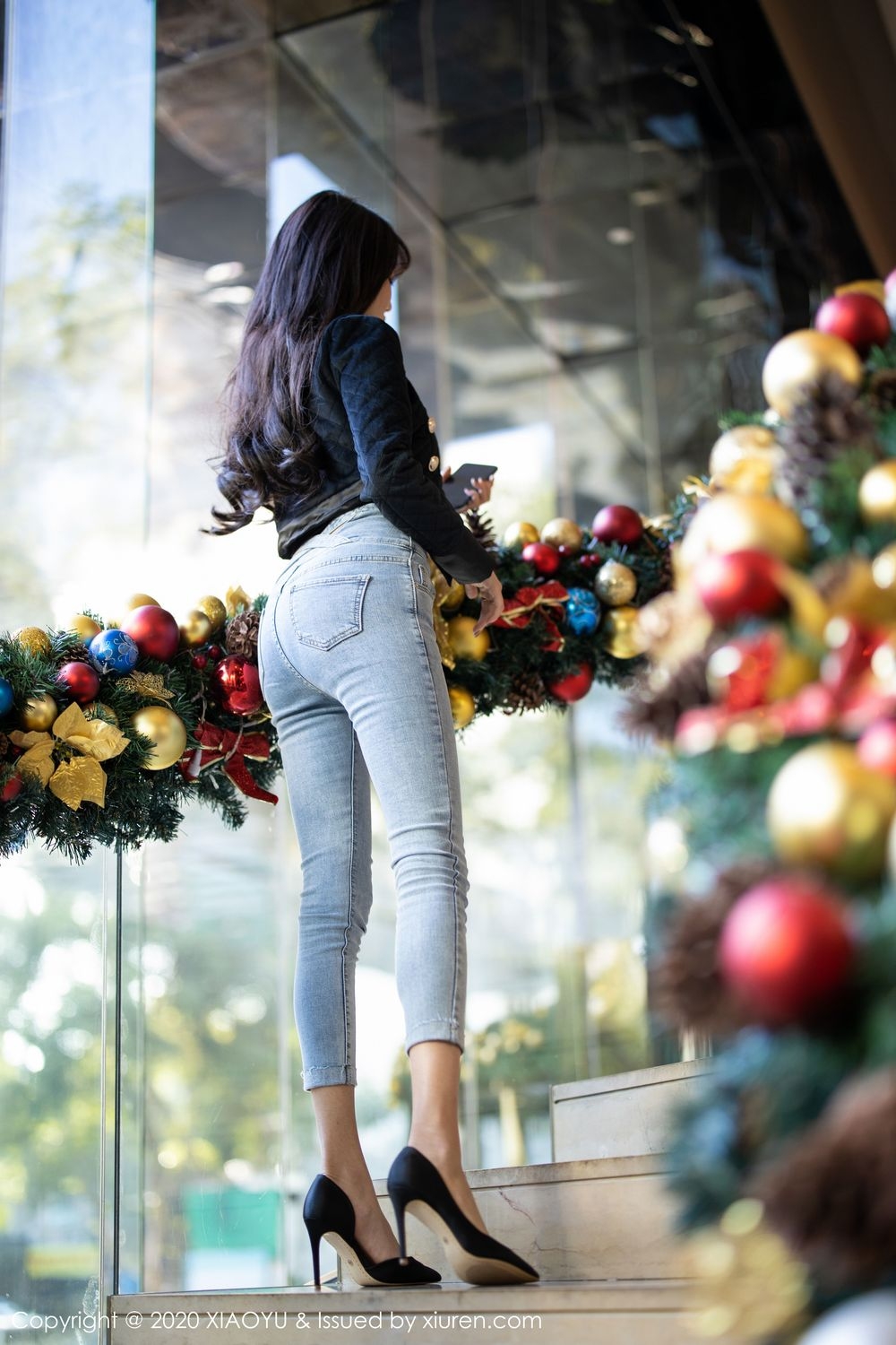 街拍头条女神翘臀丰乳大长腿极品绝色诱惑美女私拍