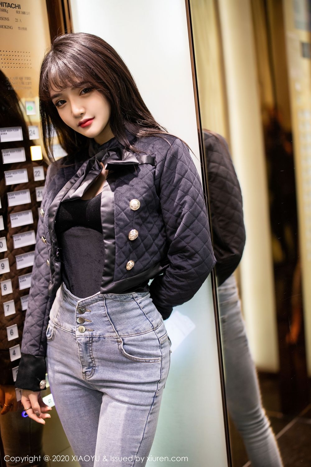 街拍头条女神翘臀丰乳大长腿极品绝色诱惑美女私拍