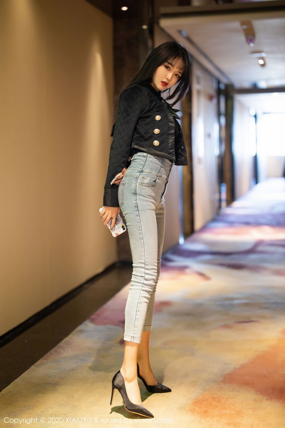 街拍头条女神翘臀丰乳大长腿极品绝色诱惑美女私拍