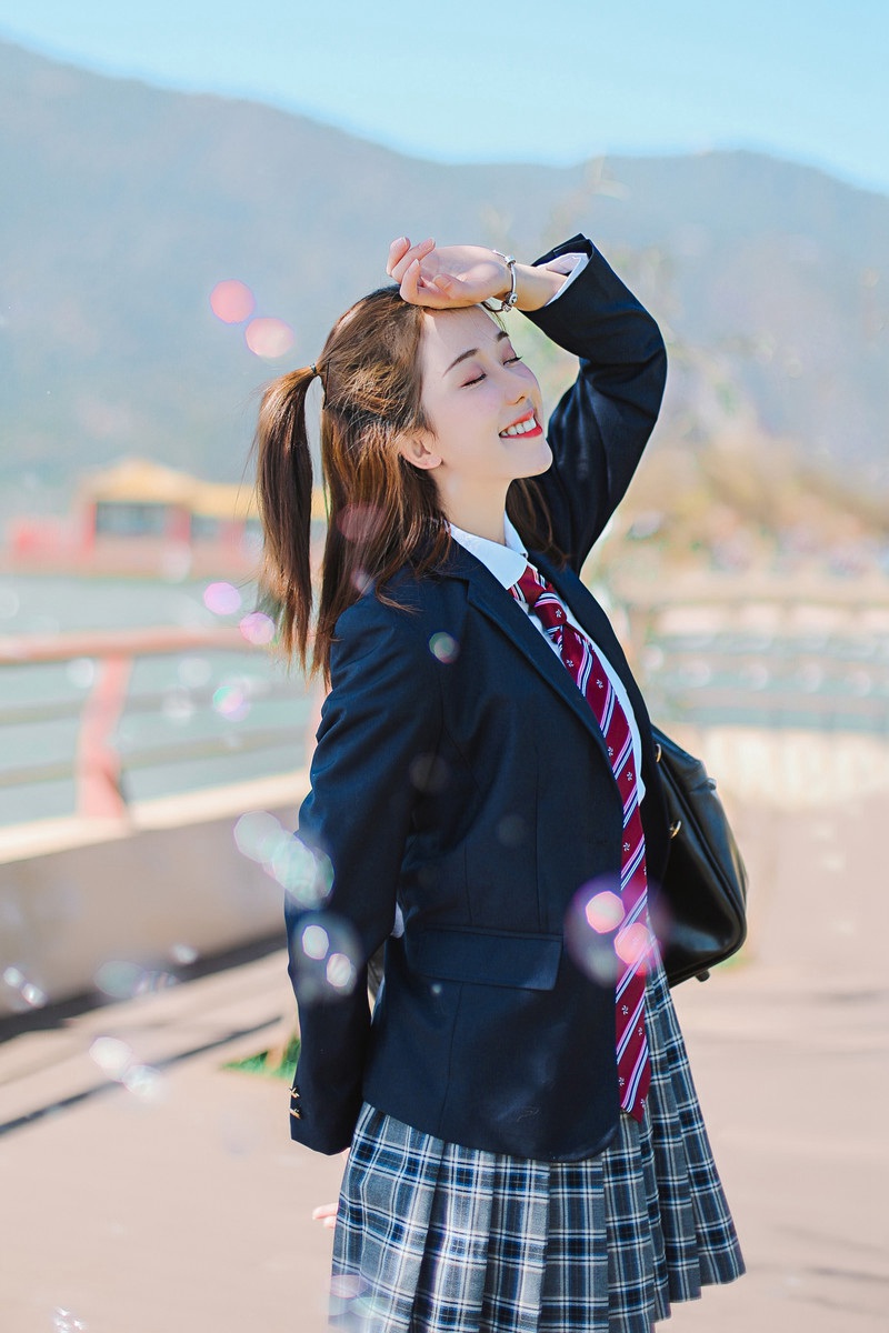 街拍头条女神翘臀丰乳大长腿极品绝色诱惑美女私拍