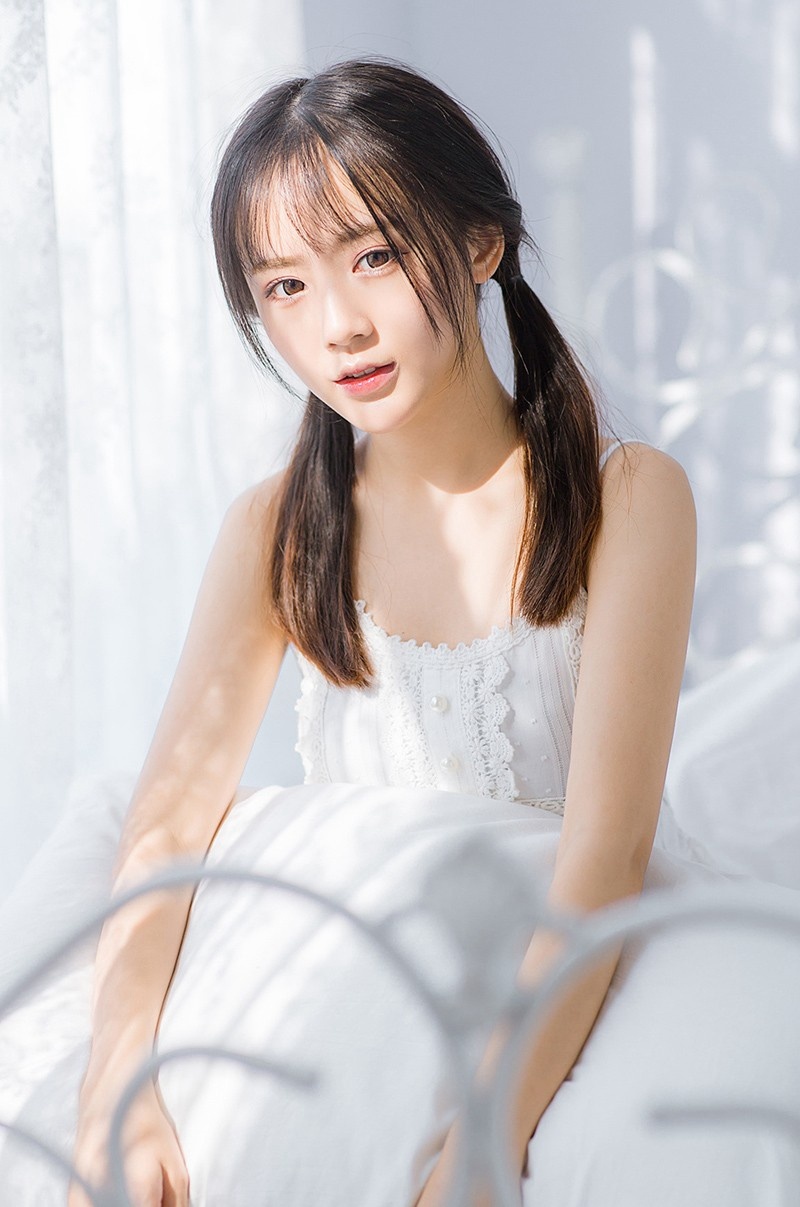 街拍头条女神翘臀丰乳大长腿极品绝色诱惑美女私拍