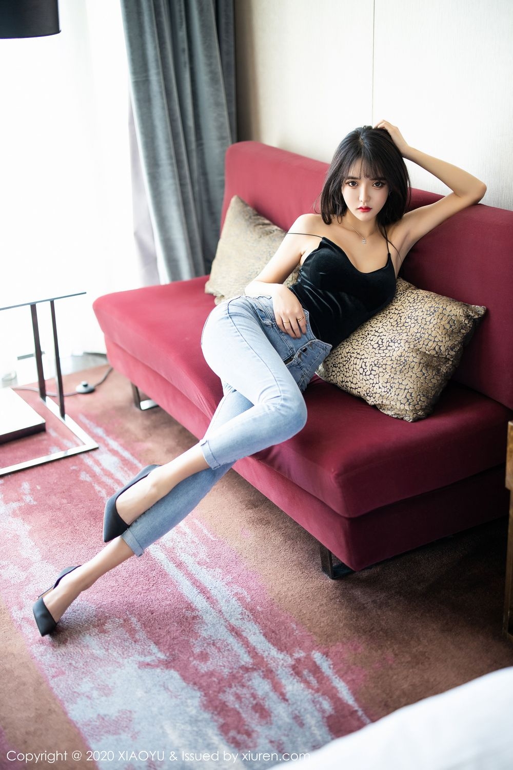 街拍头条女神翘臀丰乳大长腿极品绝色诱惑美女私拍