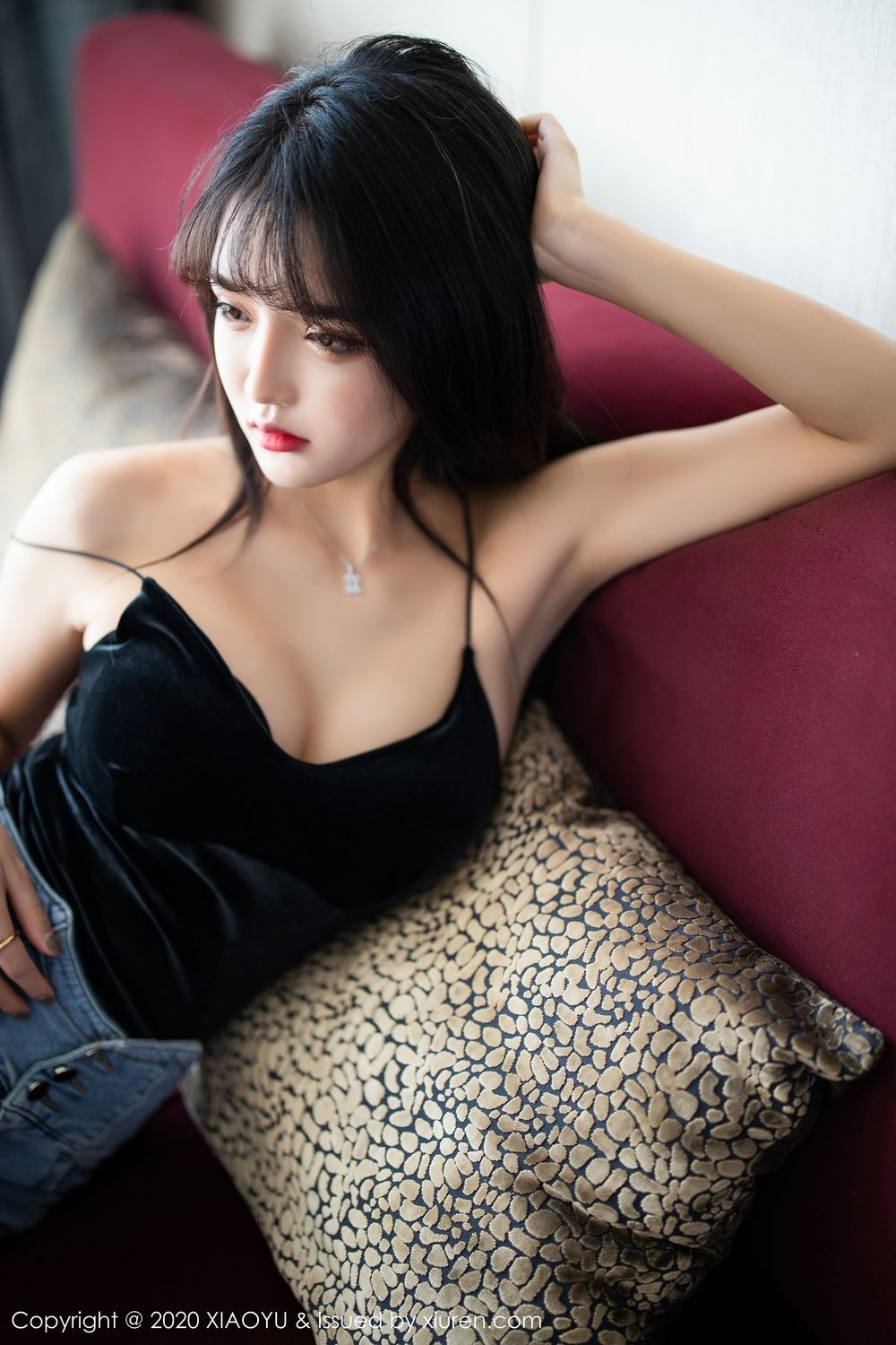 街拍头条女神翘臀丰乳大长腿极品绝色诱惑美女私拍