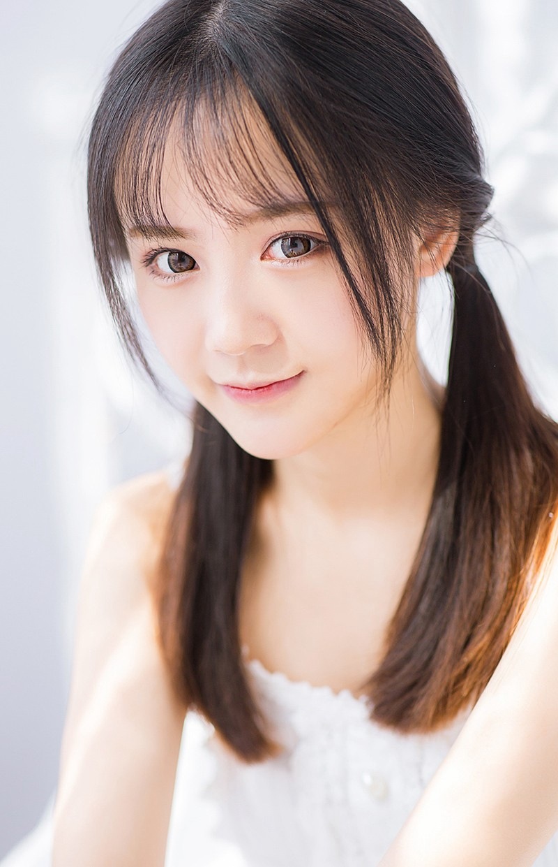 街拍头条女神翘臀丰乳大长腿极品绝色诱惑美女私拍