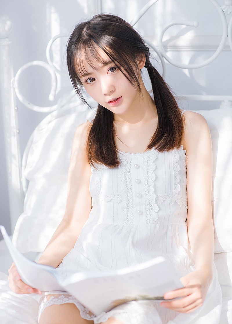 街拍头条女神翘臀丰乳大长腿极品绝色诱惑美女私拍