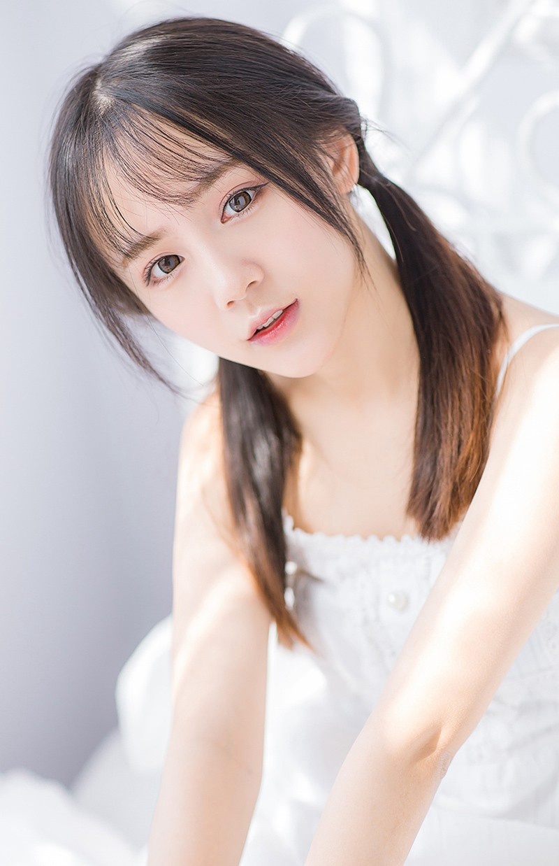 街拍头条女神翘臀丰乳大长腿极品绝色诱惑美女私拍