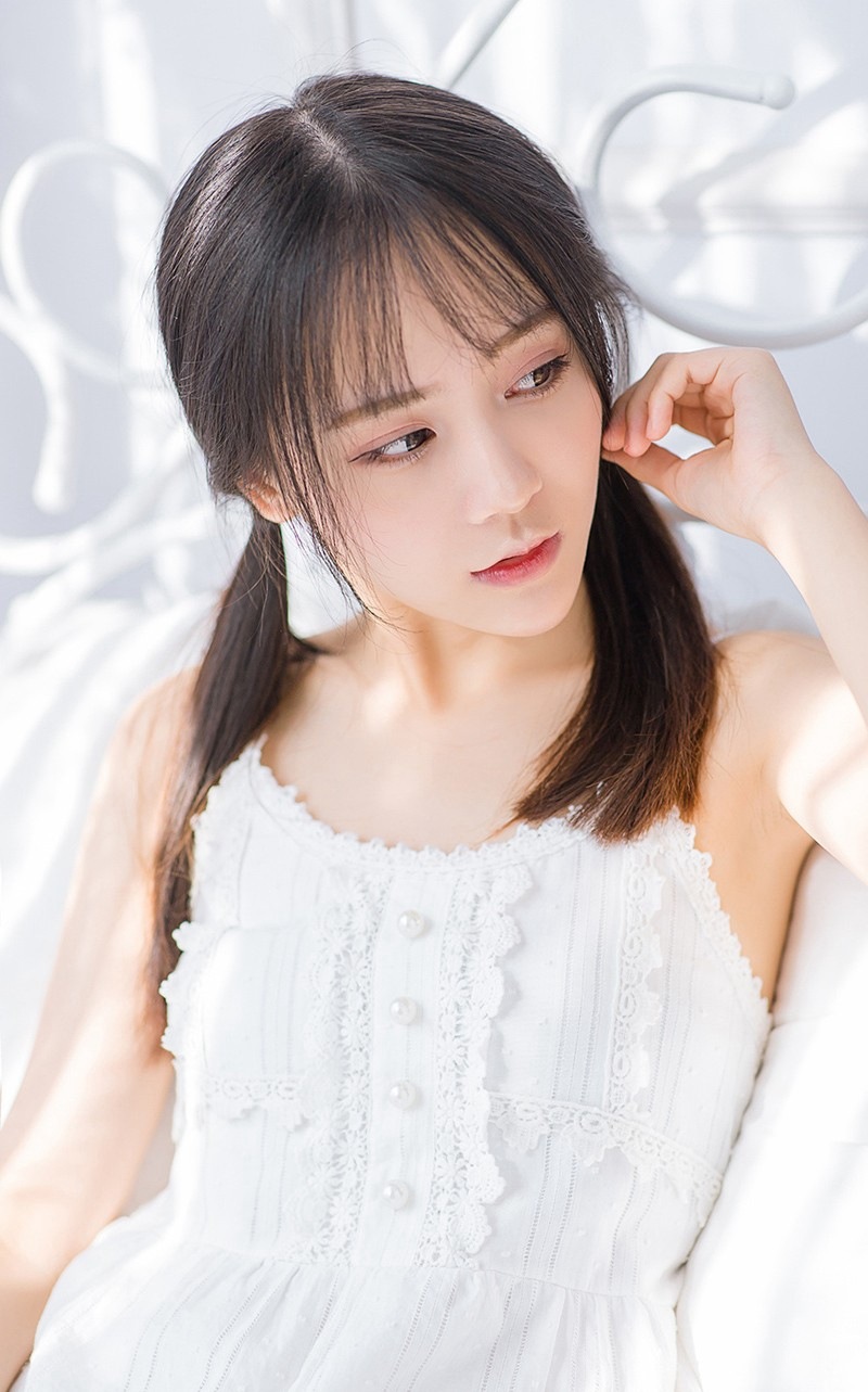 街拍头条女神翘臀丰乳大长腿极品绝色诱惑美女私拍