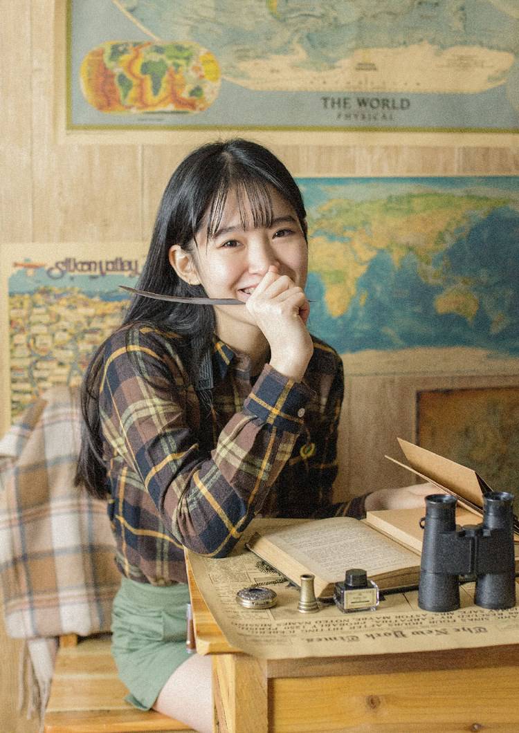 街拍头条女神翘臀丰乳大长腿极品绝色诱惑美女私拍