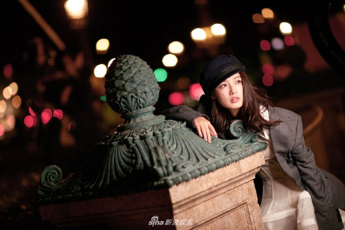 李沁一组冬日写真 巴黎上演“落跑公主”