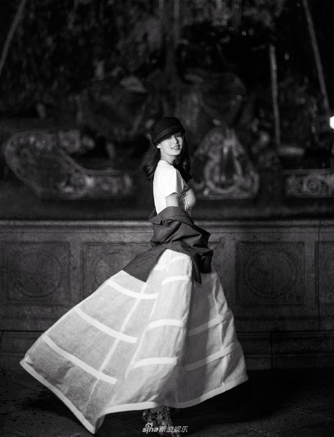 李沁一组冬日写真 巴黎上演“落跑公主”