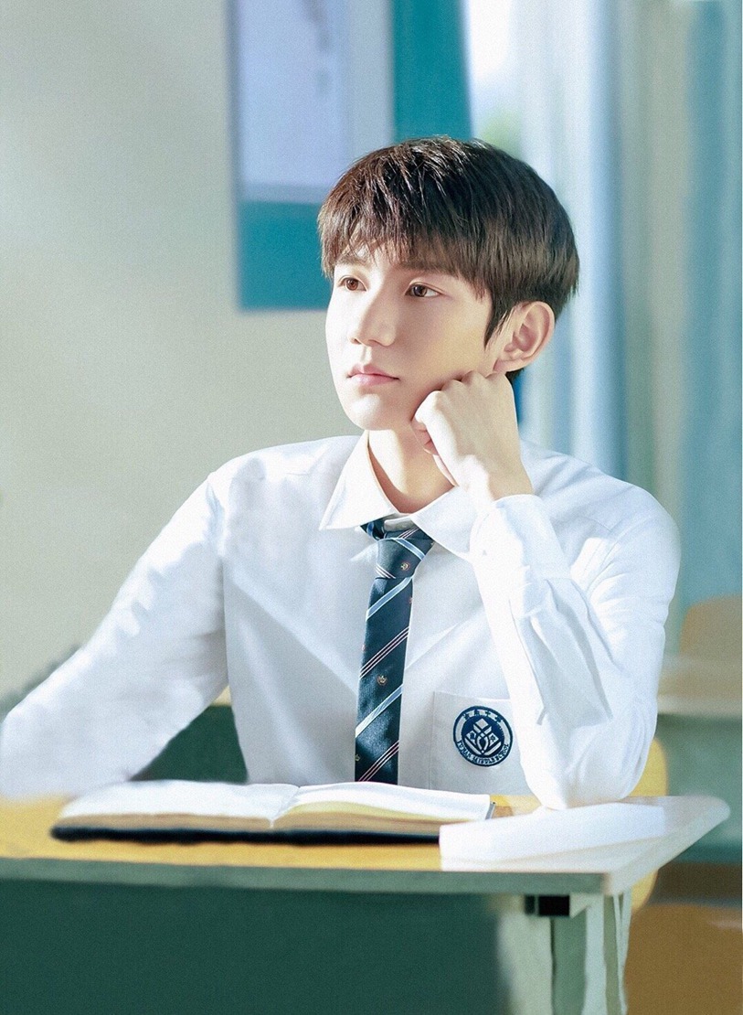 王源灿烂灿烂校服路透邻家学长氛围满分