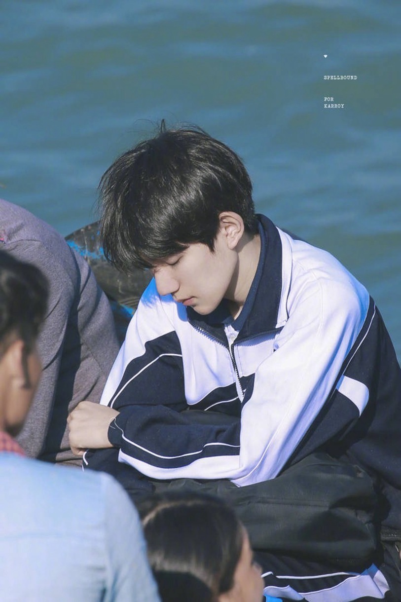 王源灿烂灿烂校服路透邻家学长氛围满分