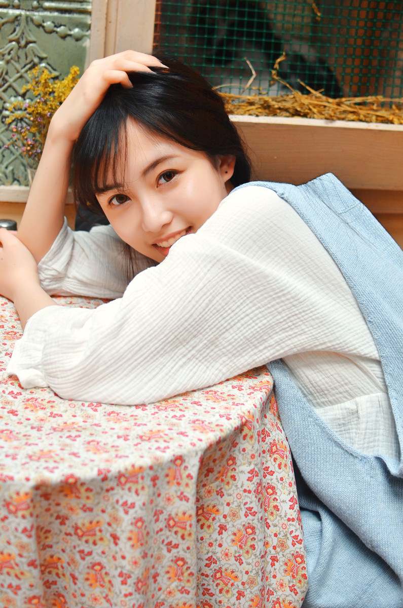 长得很好看的空气刘海美女