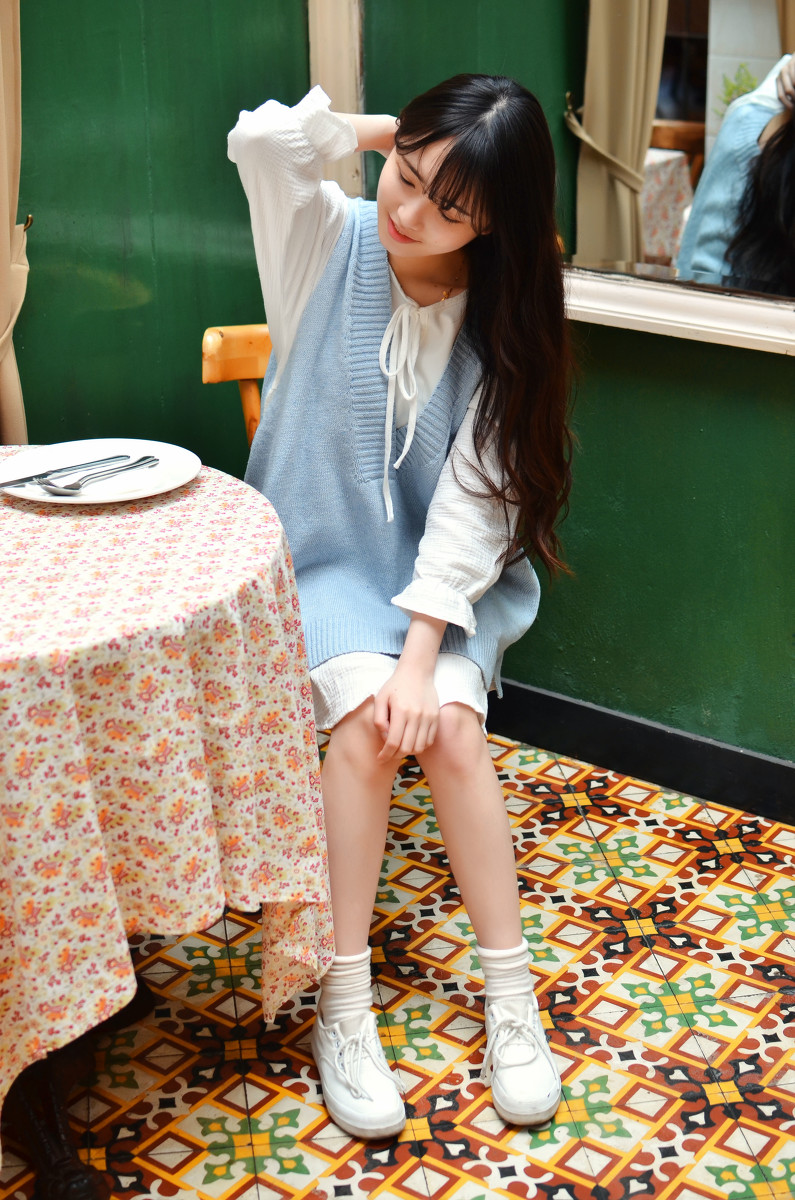 长得很好看的空气刘海美女