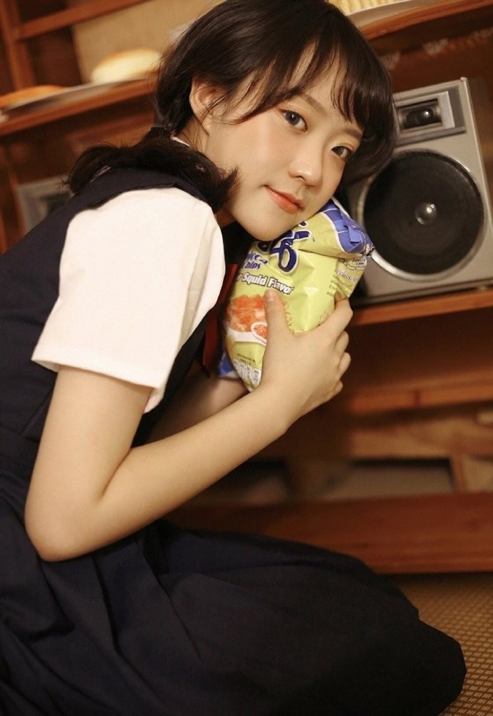 大眼学生妹jk制服诱惑无辜且青涩的美女大胆写真