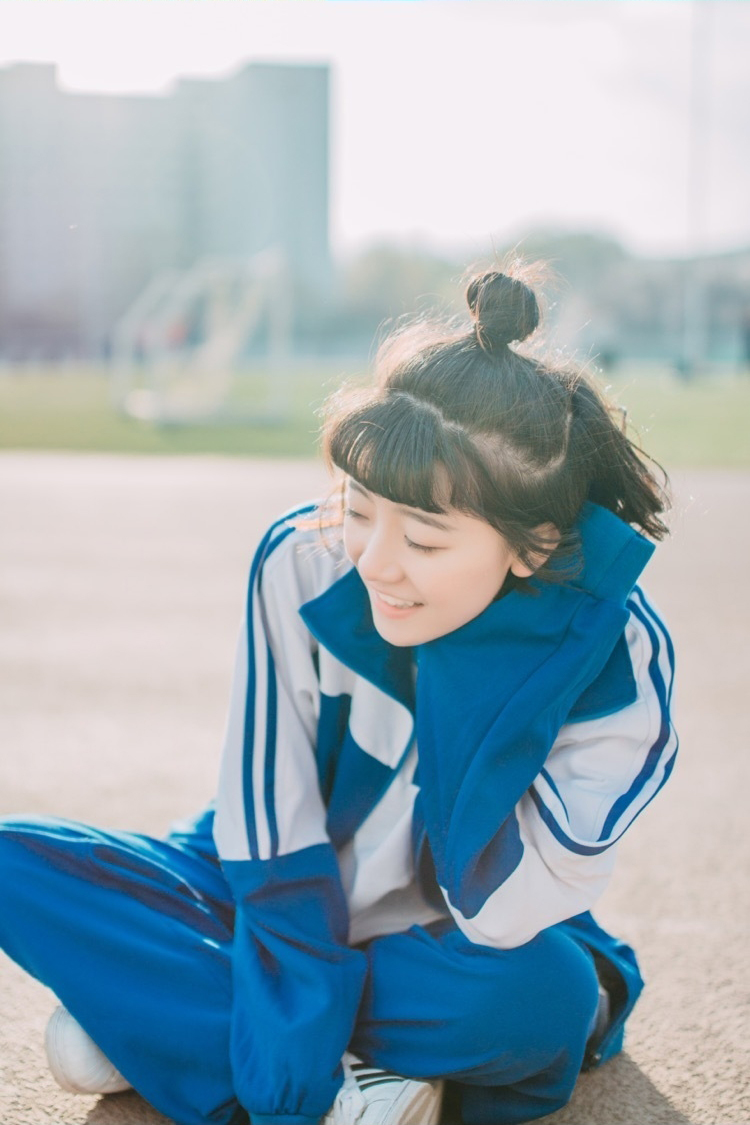 性感腿模尹菲女人张开腿无遮无挡图片合集