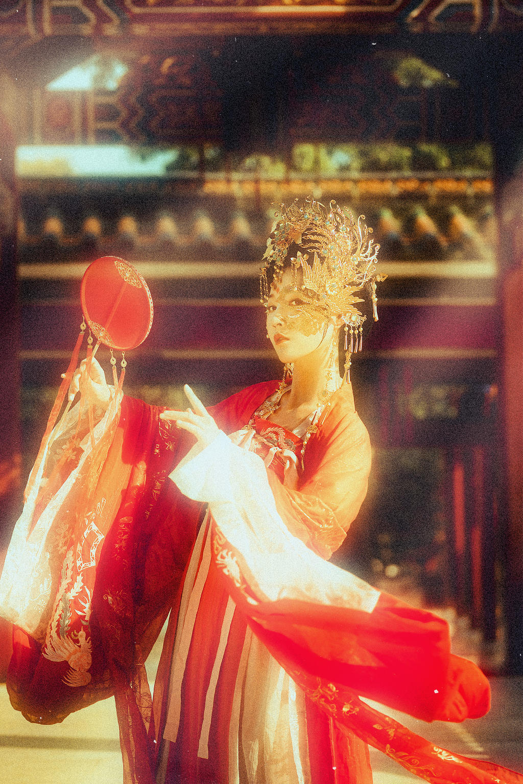 唯美古装夫人户外养眼古风摄影图片