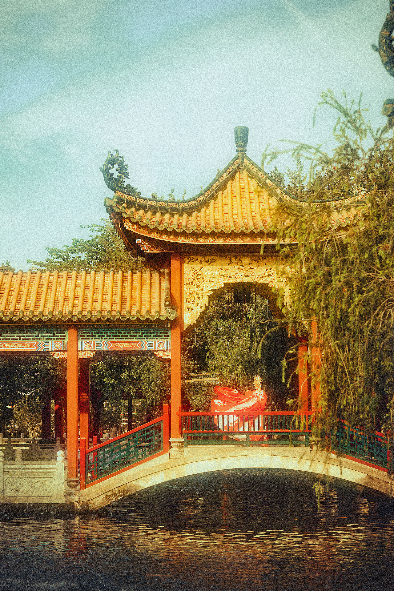 唯美古装夫人户外养眼古风摄影图片