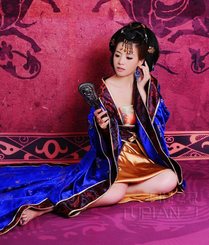 名媛古装少女 小露香肩妖娆诱惑