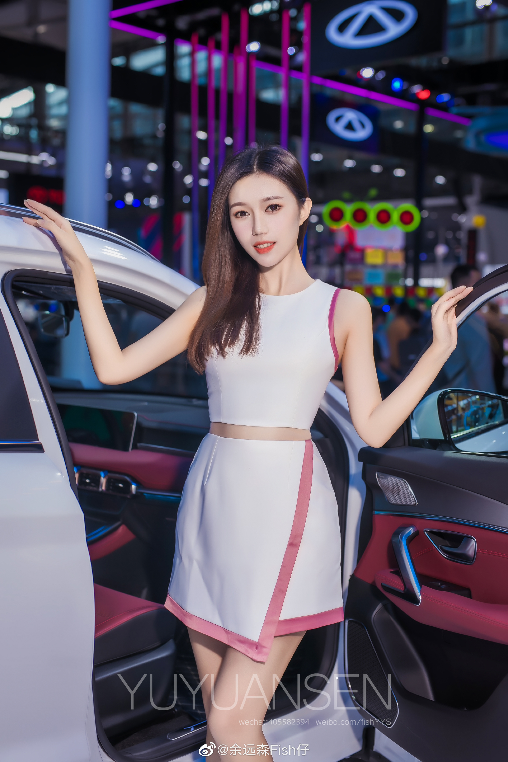 高跟美女车模细腰美腿私人拍摄