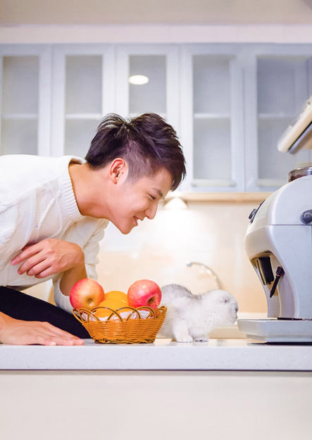 猫系少年郑业成软萌可爱写真