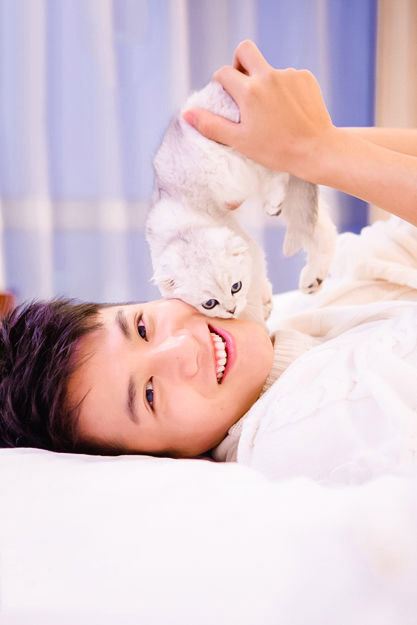 猫系少年郑业成软萌可爱写真