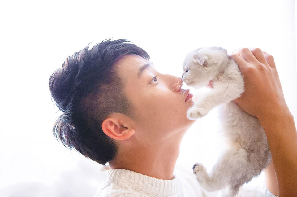 猫系少年郑业成软萌可爱写真