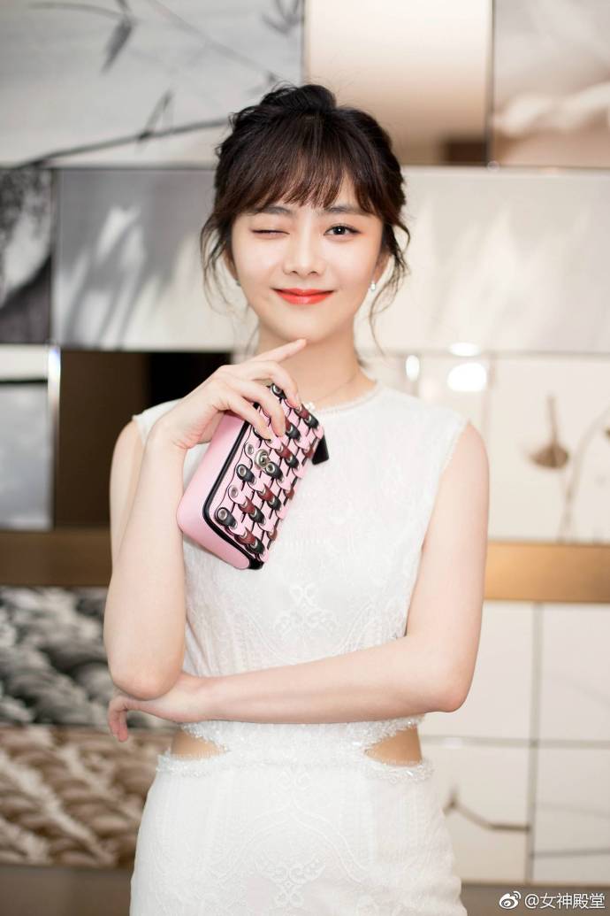 谭松韵出席活动图片