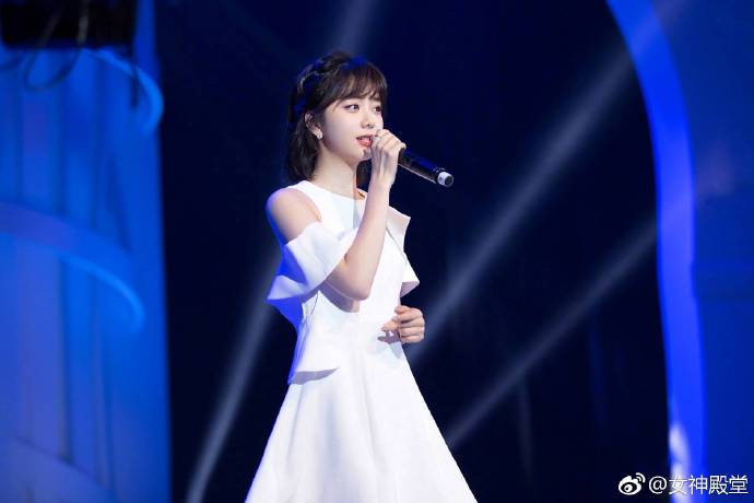 谭松韵出席活动图片