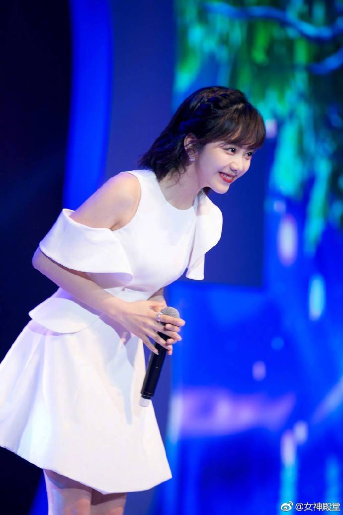 谭松韵出席活动图片