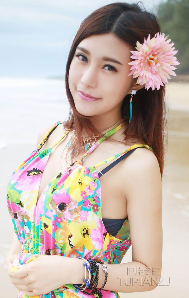 听海小萝莉图片 俏皮纯真