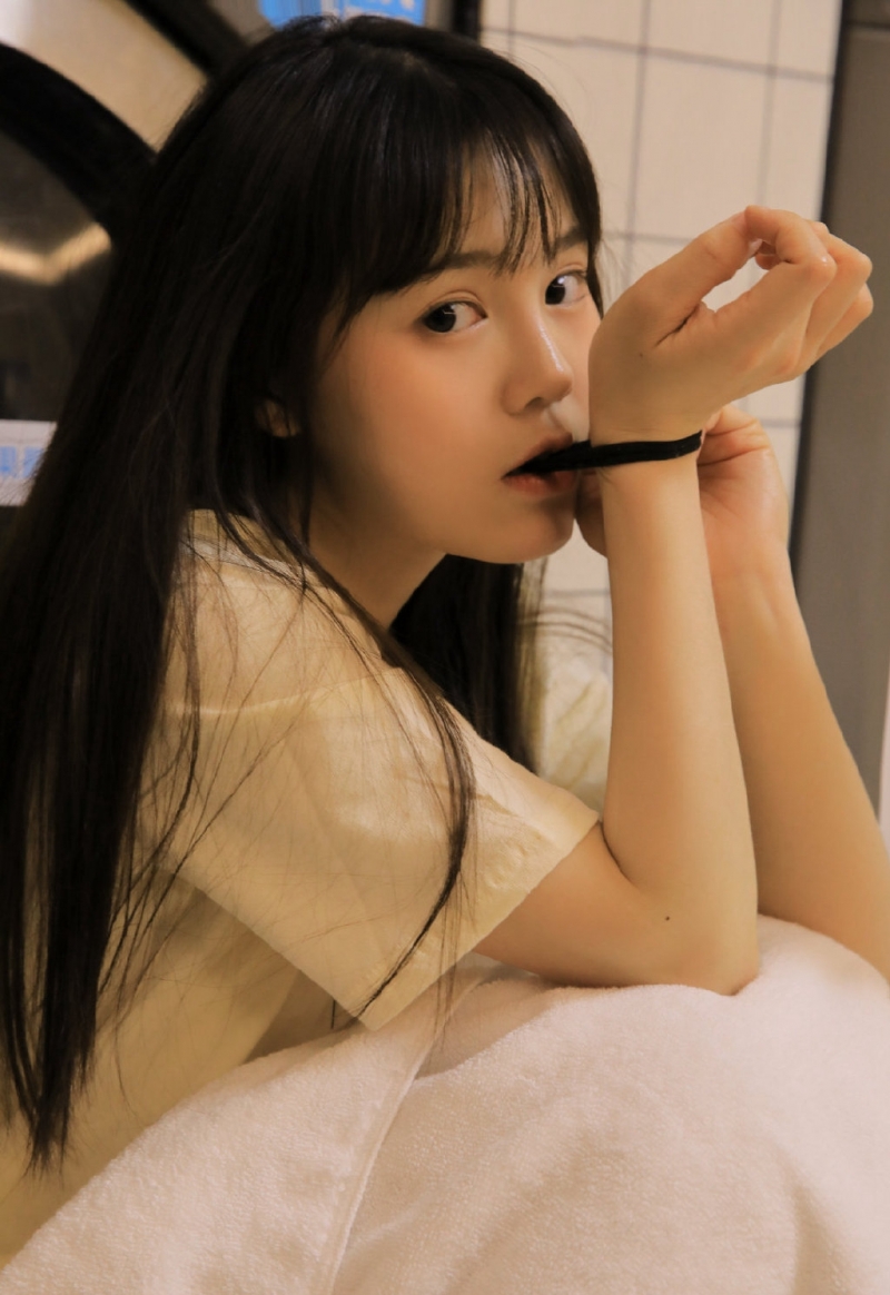 元气妹妹身姿曼妙迷人美女图片